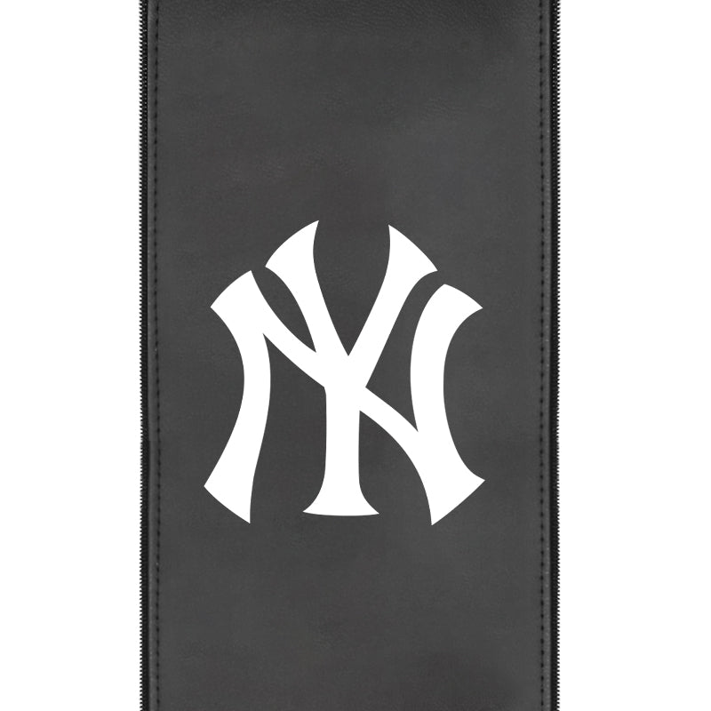 Curve Task Chair with New York Yankees Logo